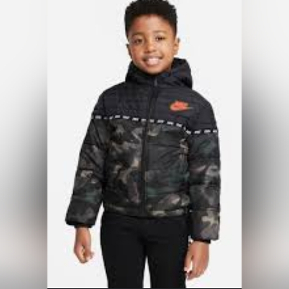 Nike Camouflage Puffer Jacket Coat Boys Size XS or 4 - Picture 1 of 10